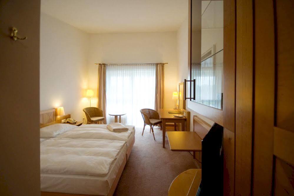 Golfhotel & Restaurant Lindenhof Bad Vilbel Εξωτερικό φωτογραφία